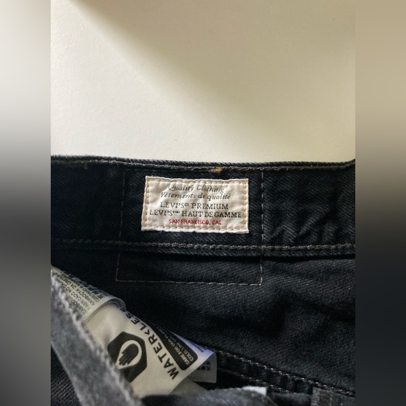 Levi’s Black Denim Short Size 25 - Picture 3 of 3